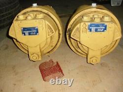 2 Poclain Hydraulics Wheel Motor B12785V 16055 & B12784U 16054 Used Unknown