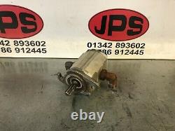 Front hydraulic reel /cylinder drive motor X Toro 3250 mower, 100-6428. £80+VAT