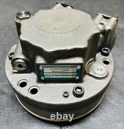 Hydraulic Drive Motor OE-6672825 for Bobcat Skid Steer Loader 873 S220 S250 S300