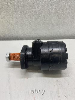 White Drive Hydraulic Motor, 11203263